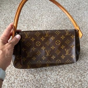 Louis Vuitton clutch/purse